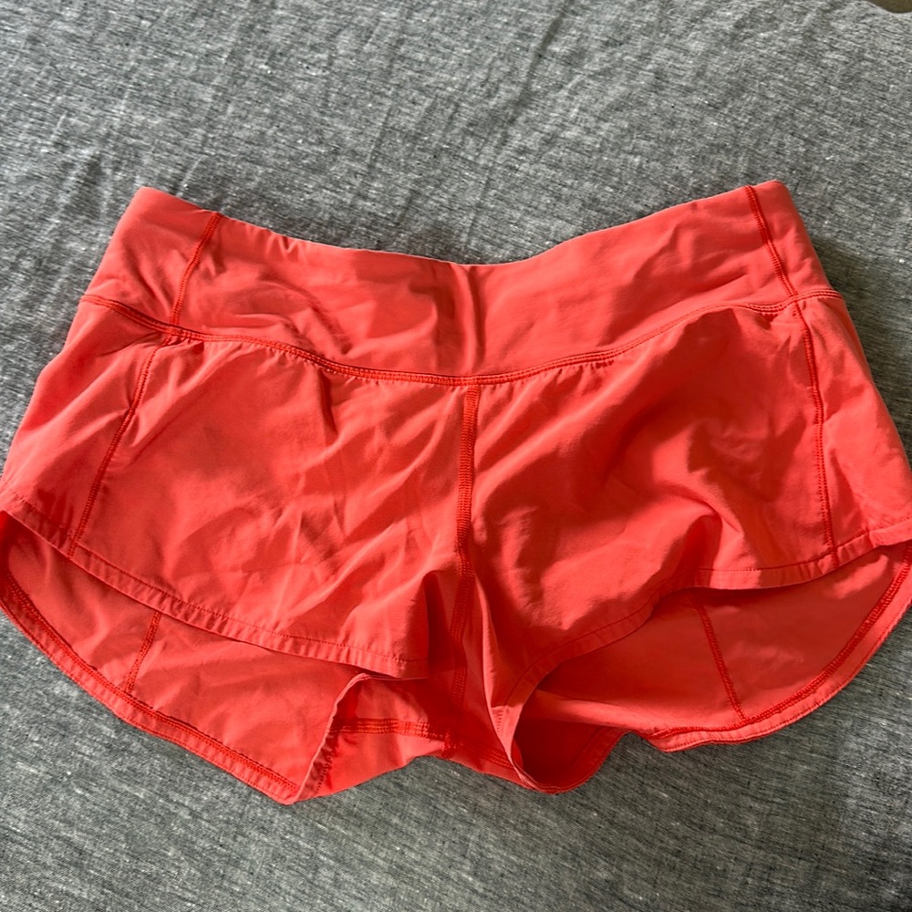 women’s 2.5” speed up short lululemon size 6 lined